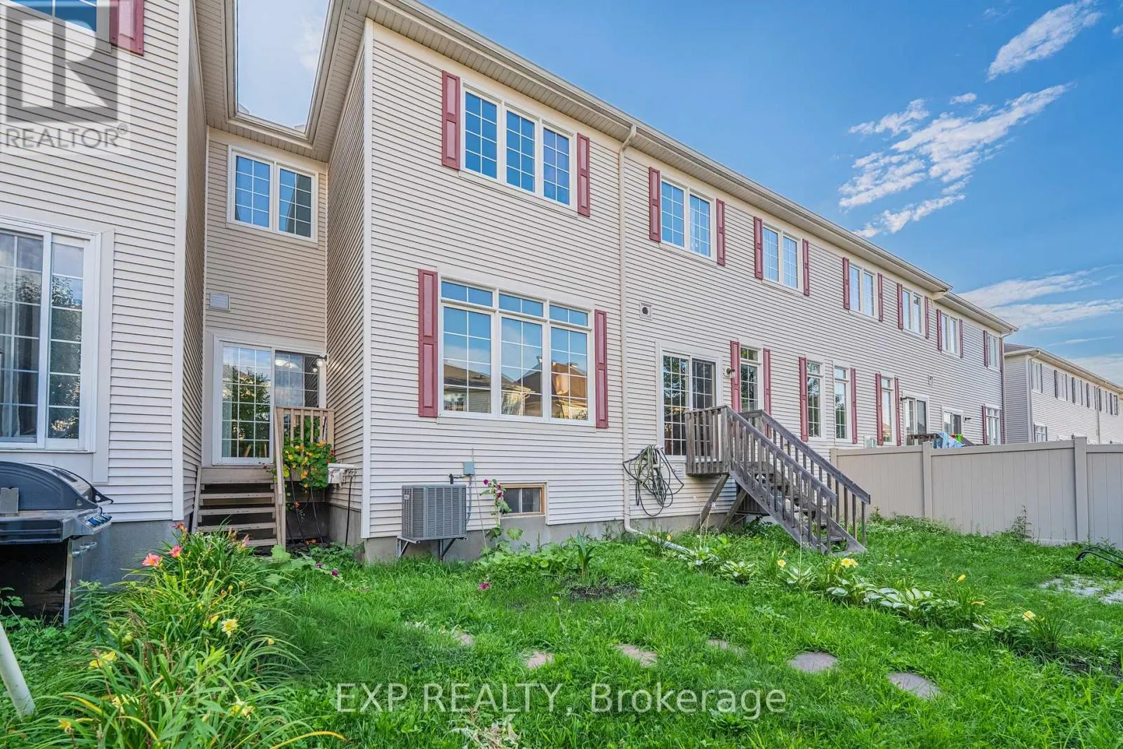 118 LARAMIE CRESCENT