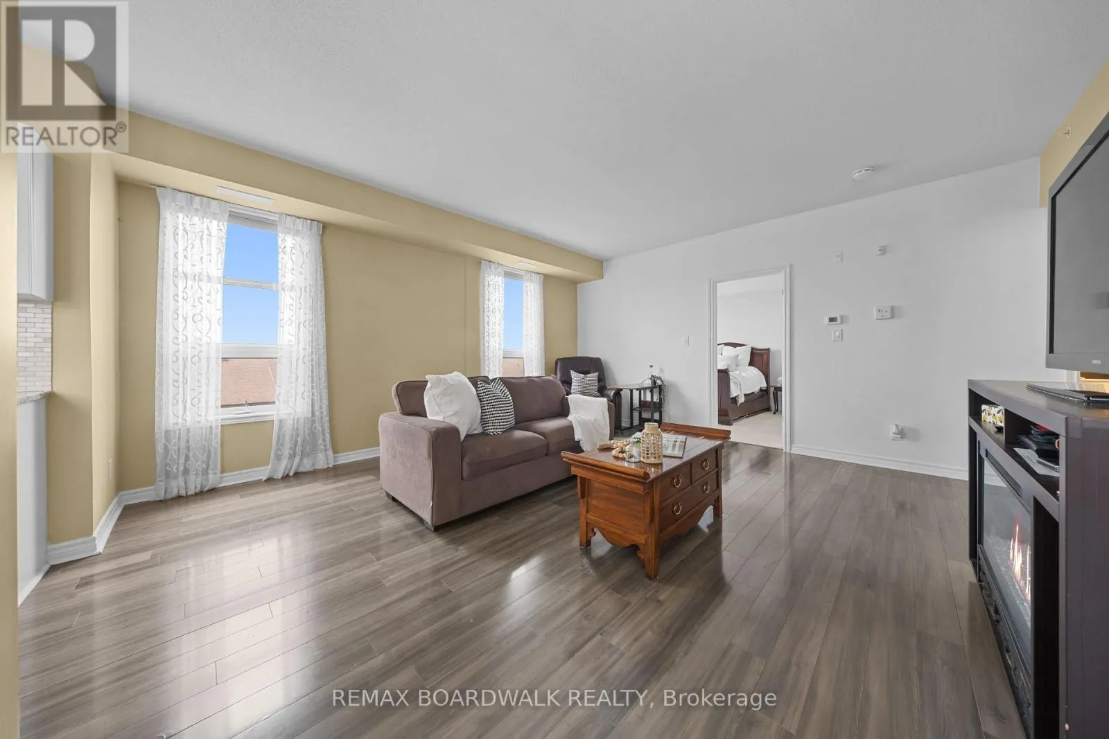 302 - 760 CHAPMAN MILLS DRIVE