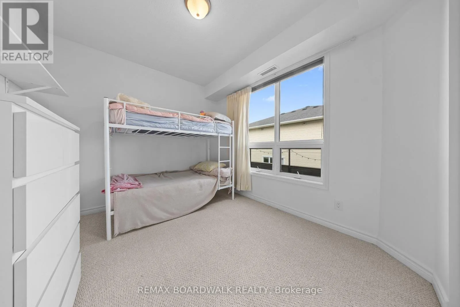 302 - 760 CHAPMAN MILLS DRIVE