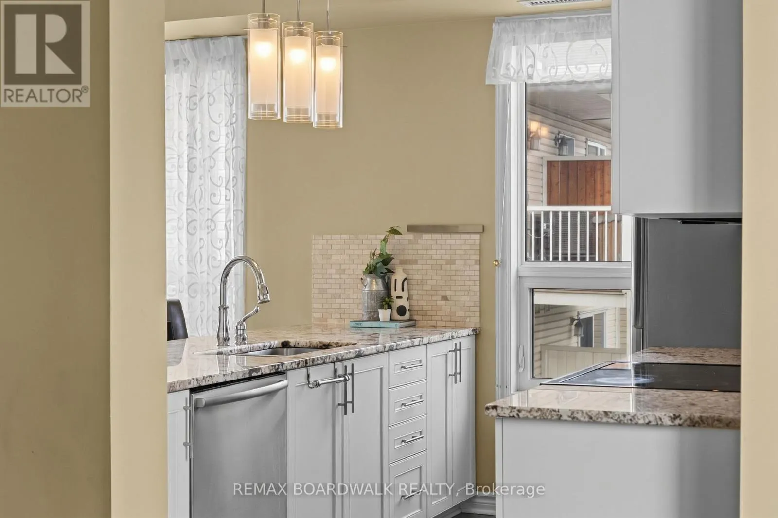 302 - 760 CHAPMAN MILLS DRIVE