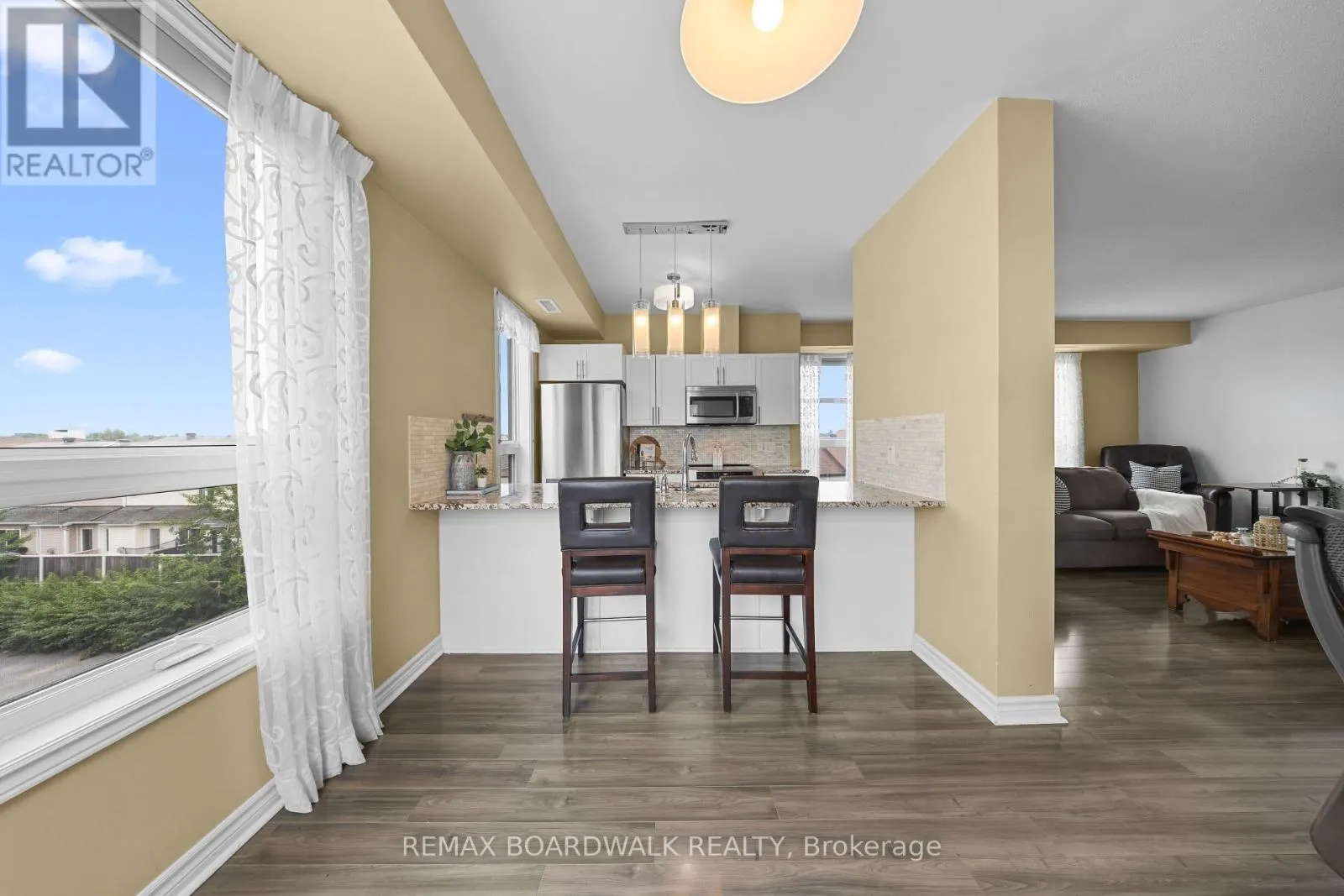 302 - 760 CHAPMAN MILLS DRIVE