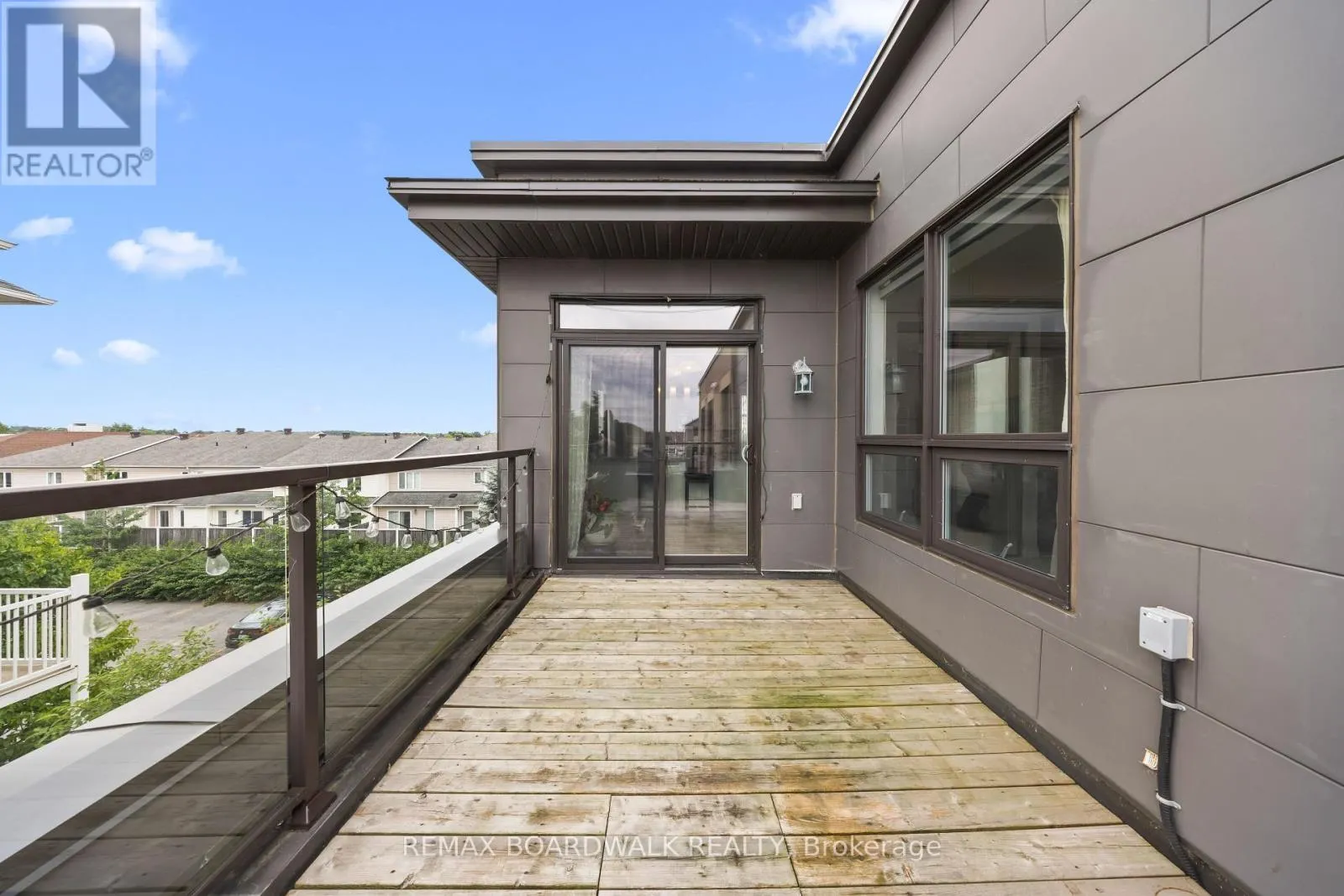 302 - 760 CHAPMAN MILLS DRIVE
