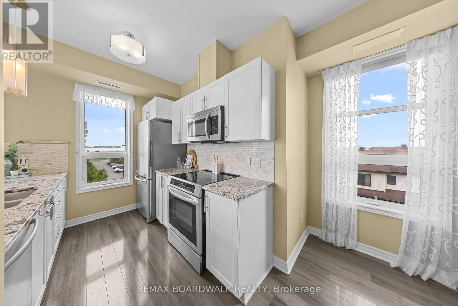 302 - 760 CHAPMAN MILLS DRIVE