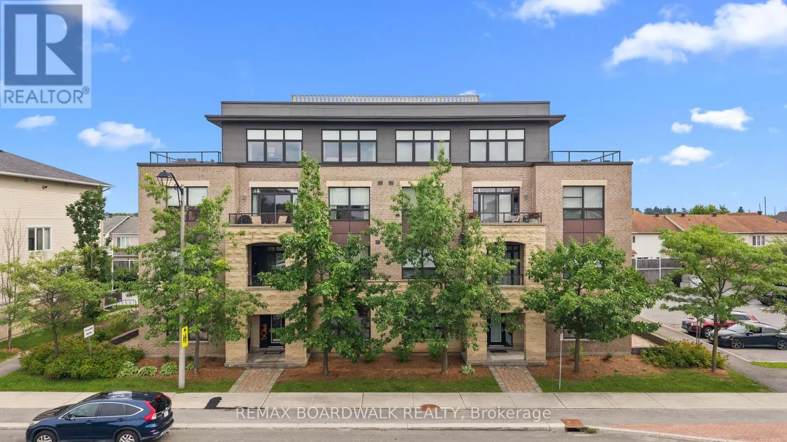 302 - 760 CHAPMAN MILLS DRIVE