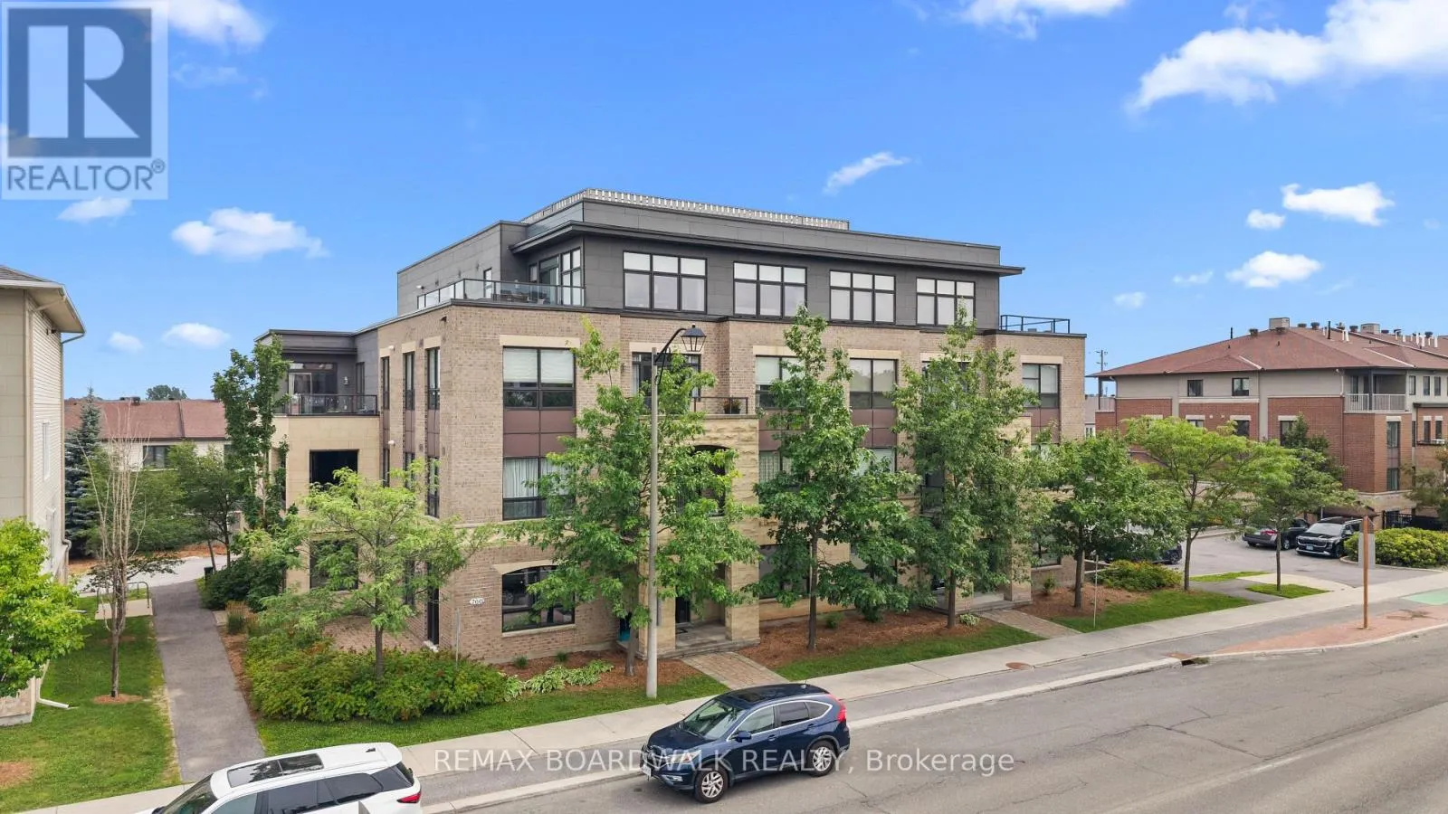 302 - 760 CHAPMAN MILLS DRIVE