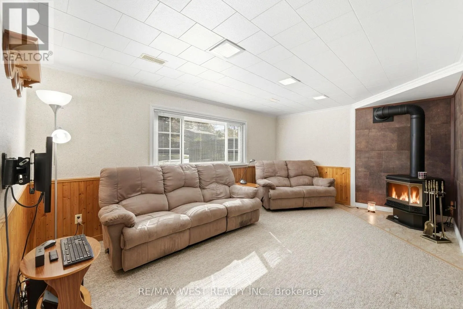 1380 QUEEN'S BOULEVARD