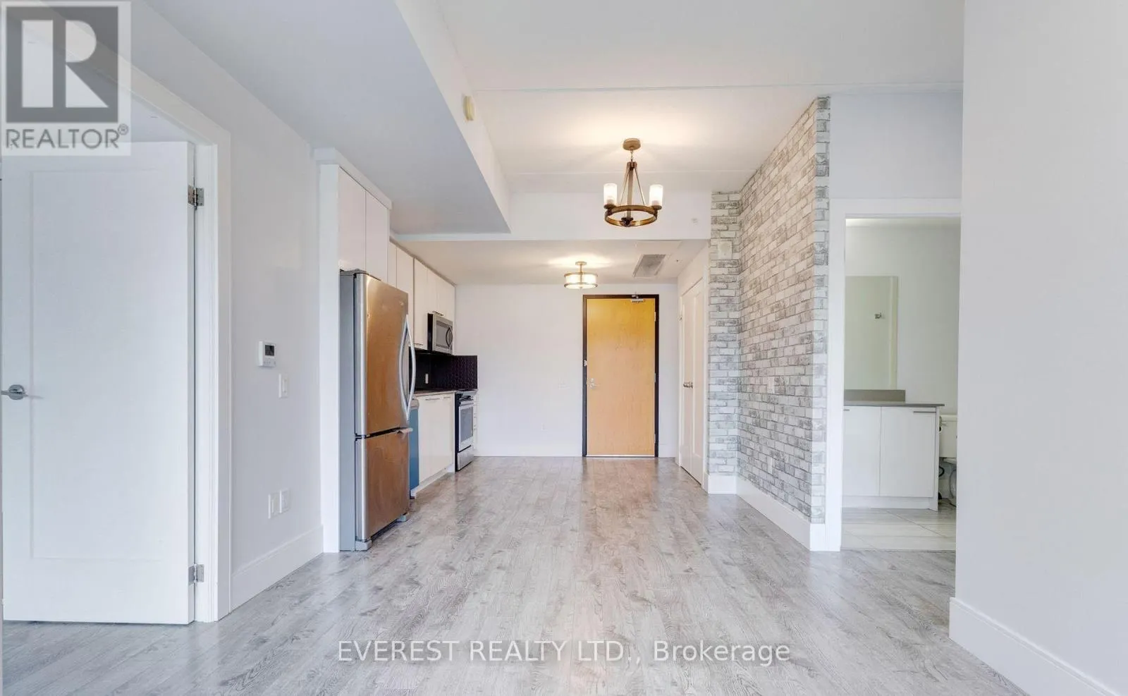 305 - 15 PRINCE ALBERT BOULEVARD