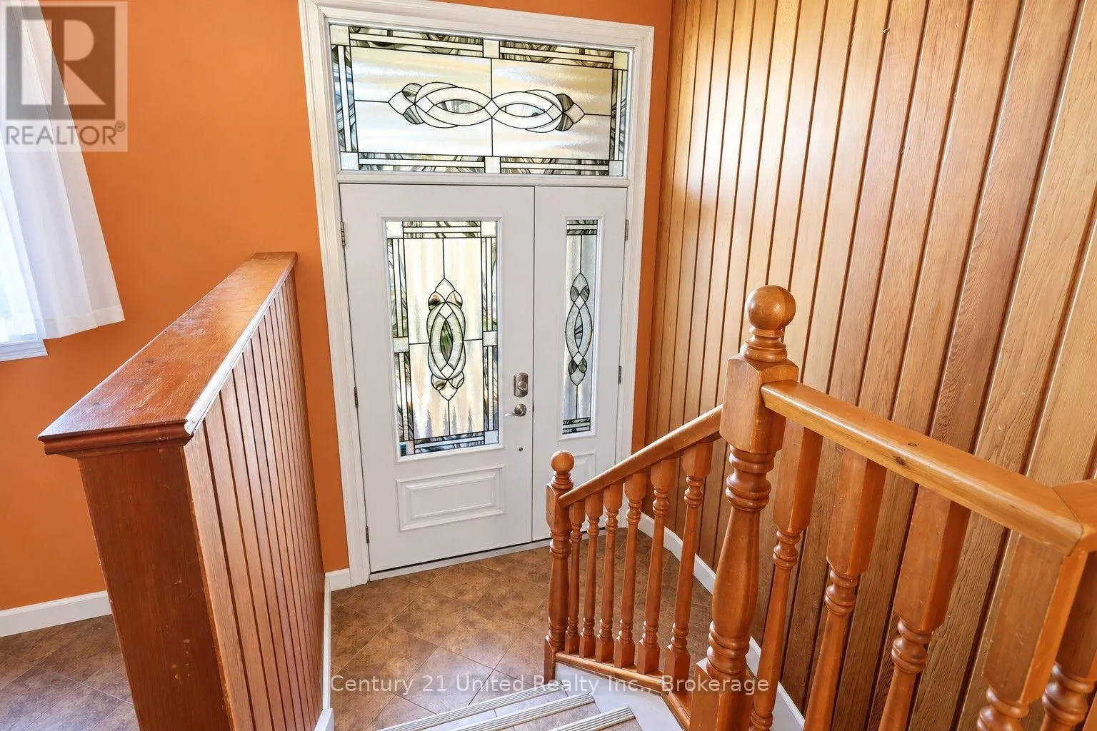 807 HIGHLAND COURT