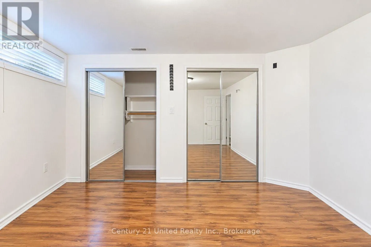 807 HIGHLAND COURT