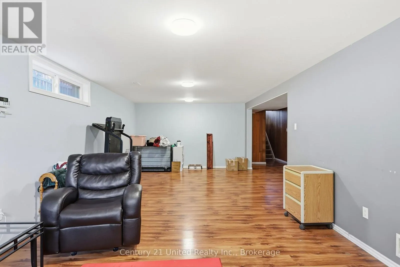 807 HIGHLAND COURT