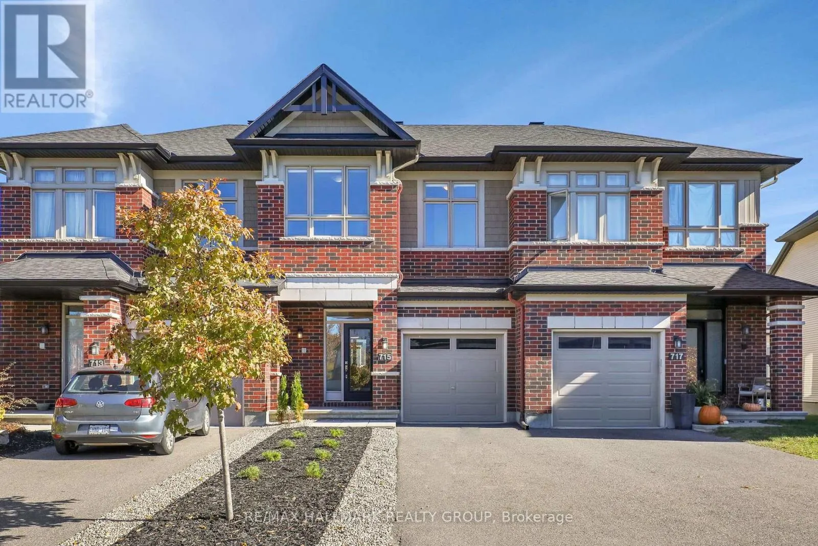 715 CAPRICORN CIRCLE