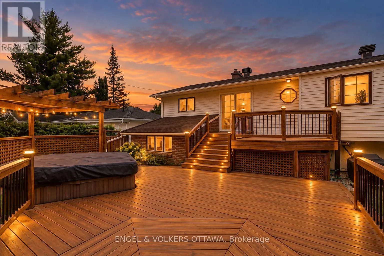5293 MCLEAN CRESCENT