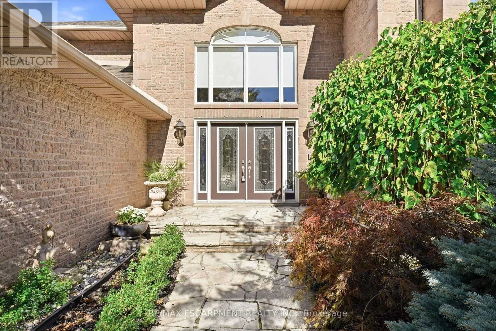22 BURT COURT