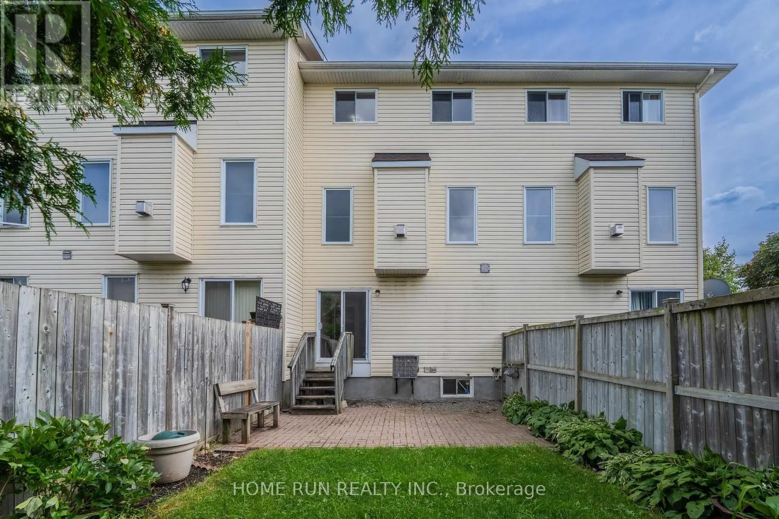 2632 PALINGS PRIVATE