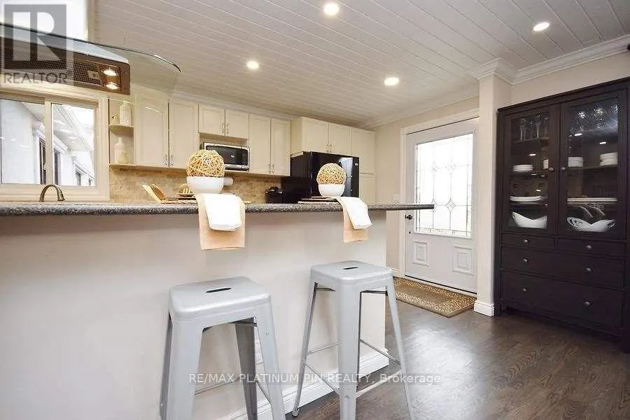 21 LONGFIELD DRIVE