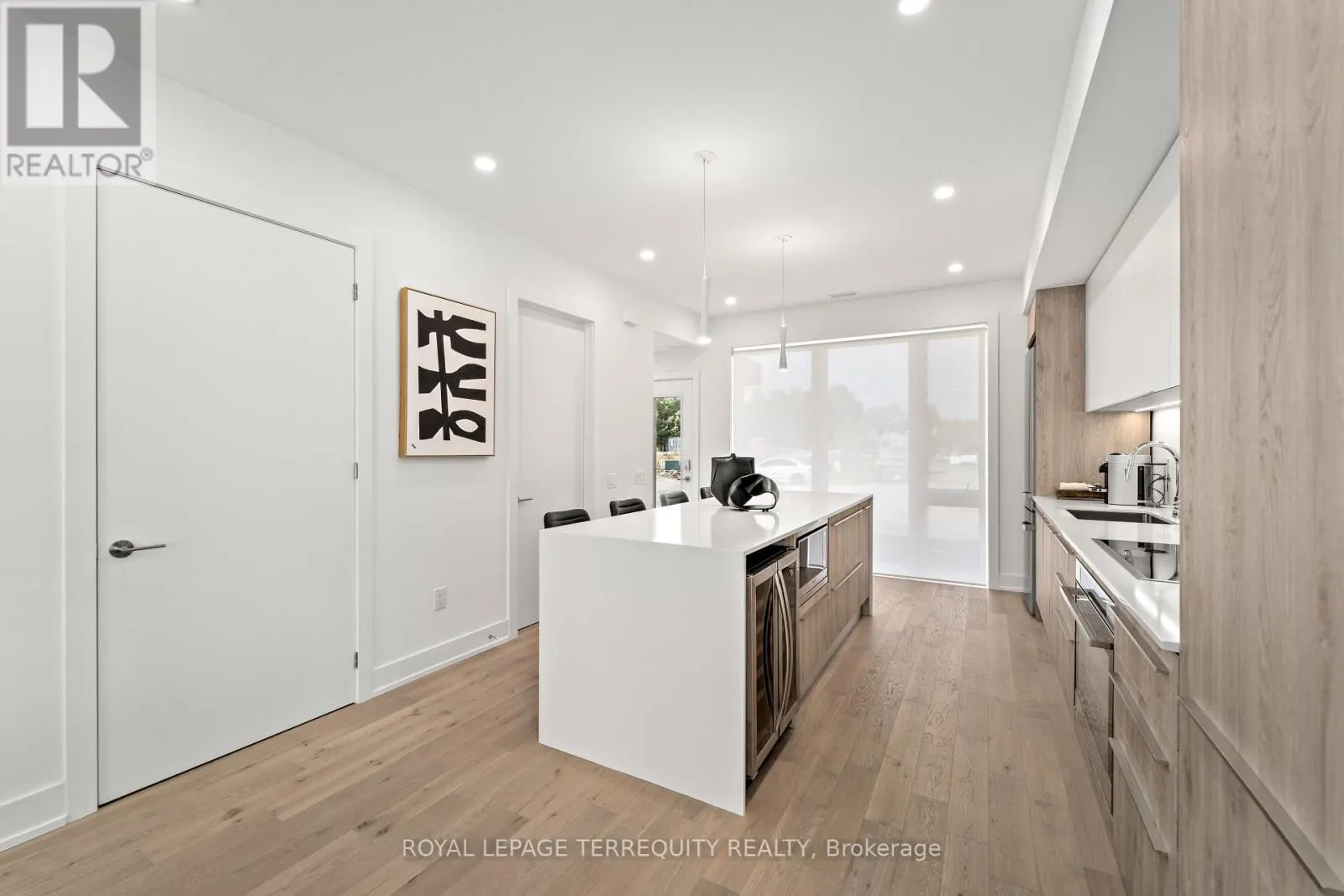 35 ROCKMOUNT CRESCENT
