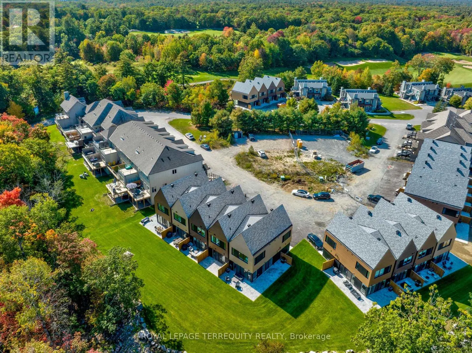 35 ROCKMOUNT CRESCENT