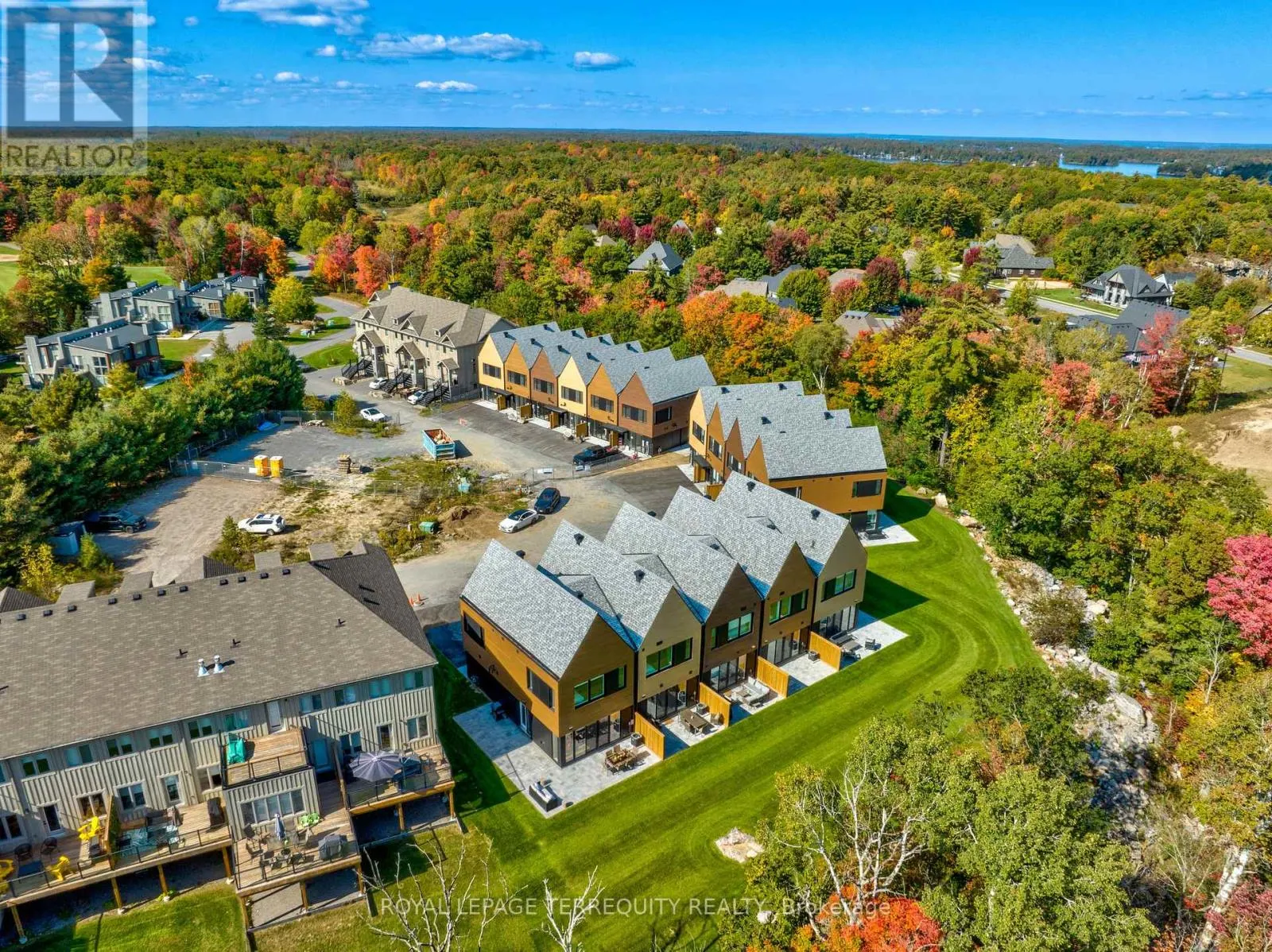 35 ROCKMOUNT CRESCENT