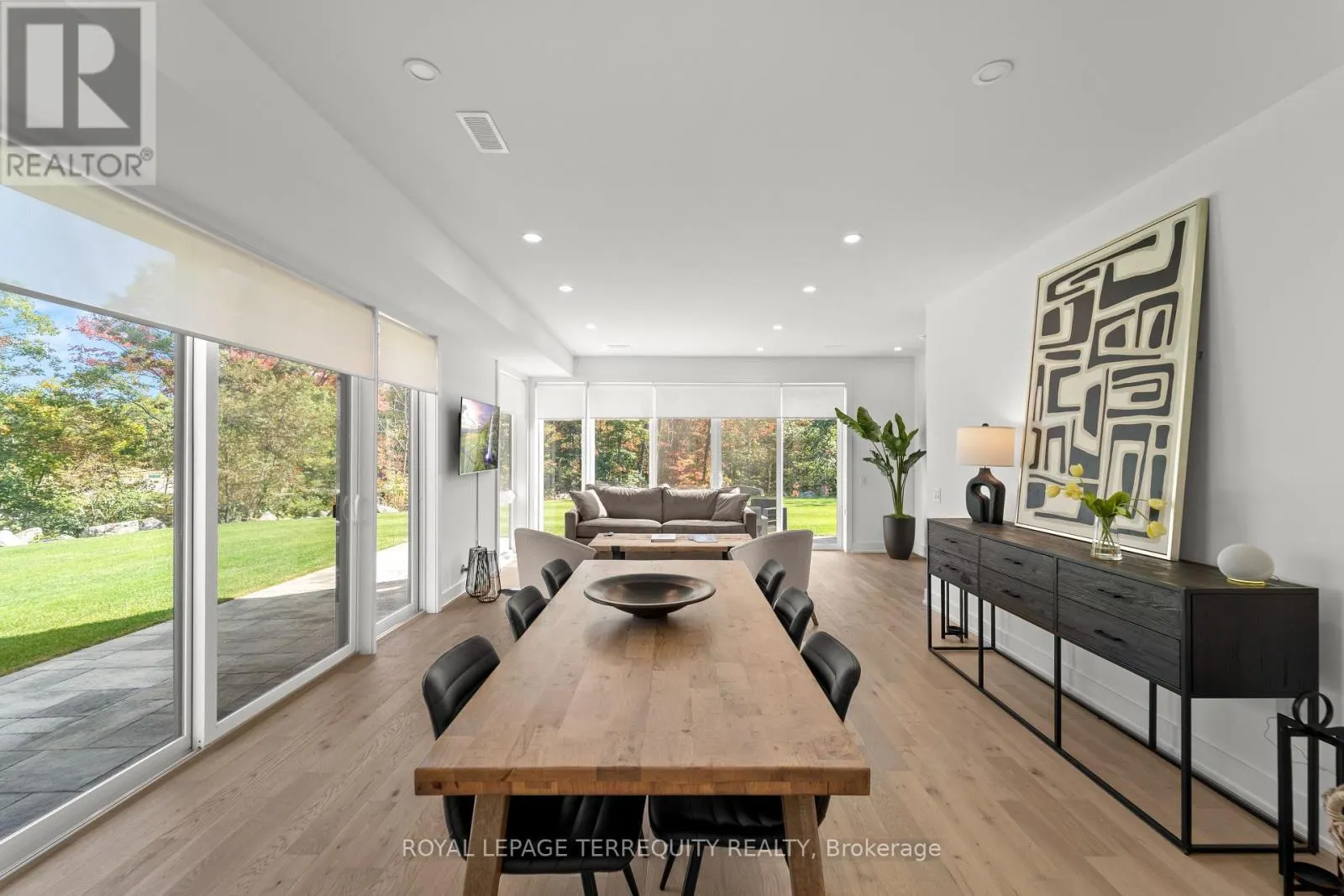 35 ROCKMOUNT CRESCENT