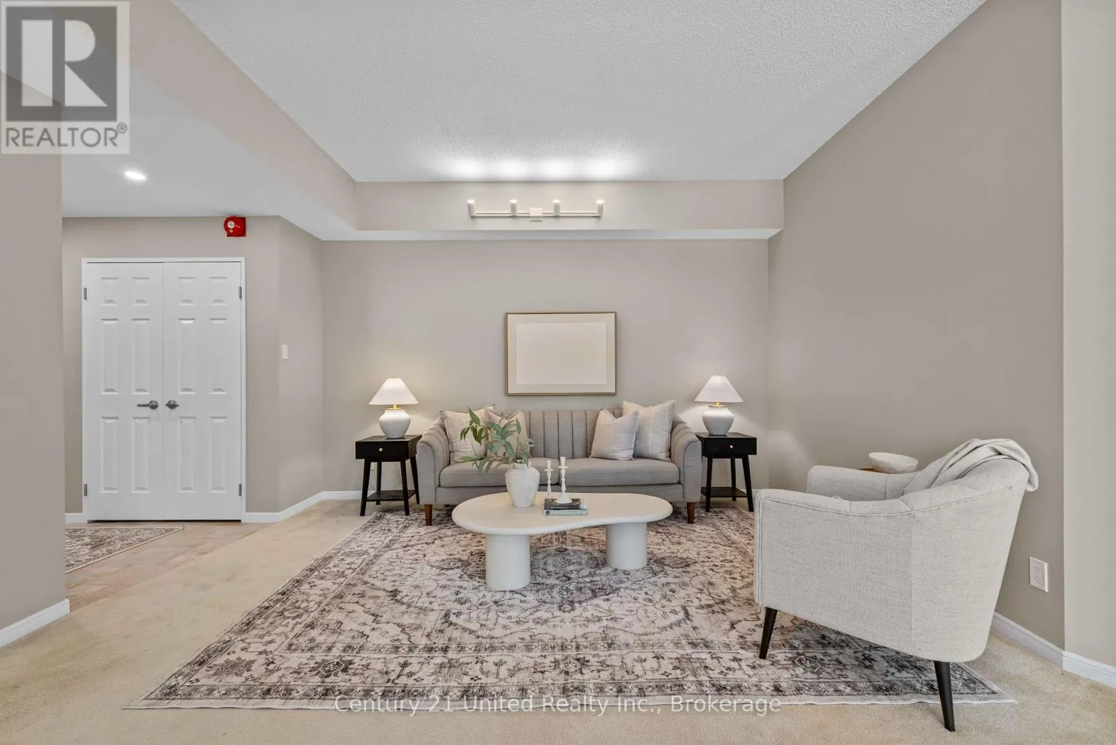 104 - 2 GEORGE STREET N #104