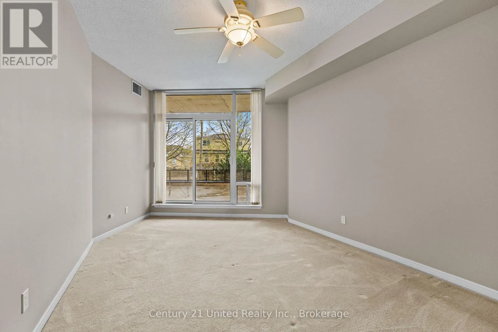 104 - 2 GEORGE STREET N #104