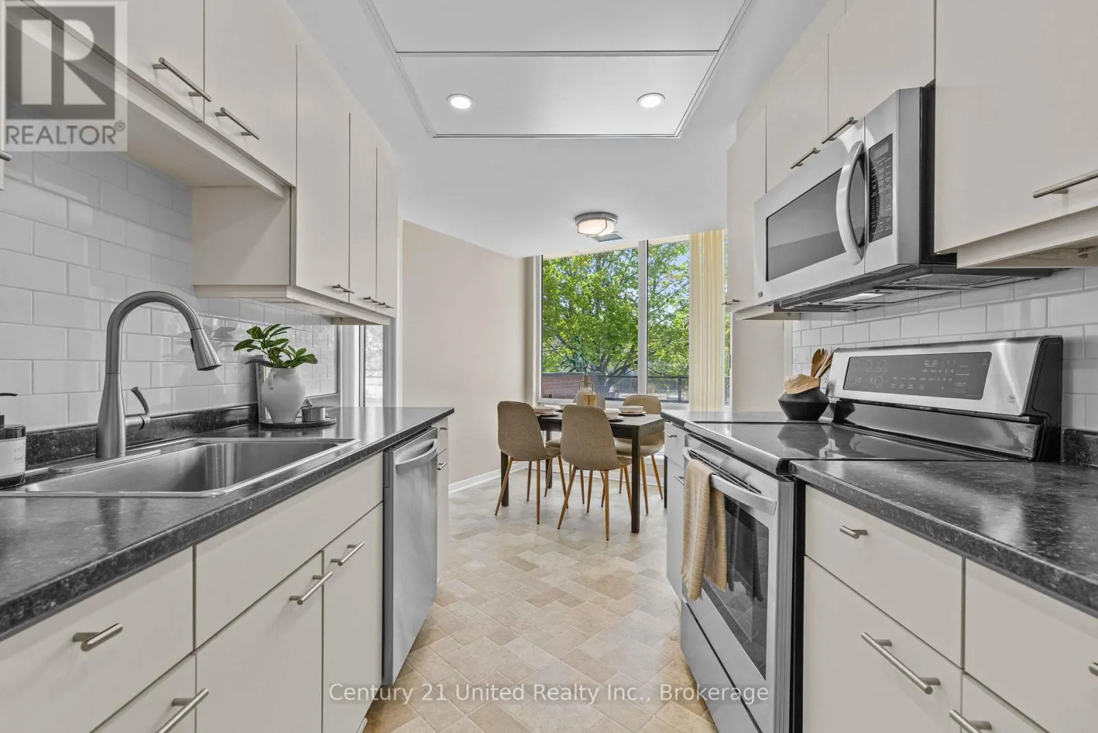104 - 2 GEORGE STREET N #104