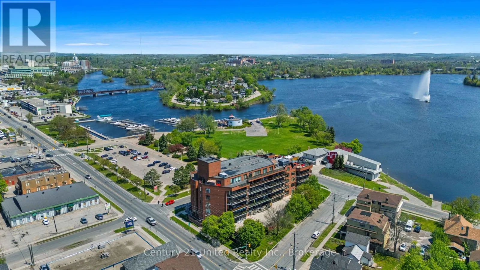 104 - 2 GEORGE STREET N #104