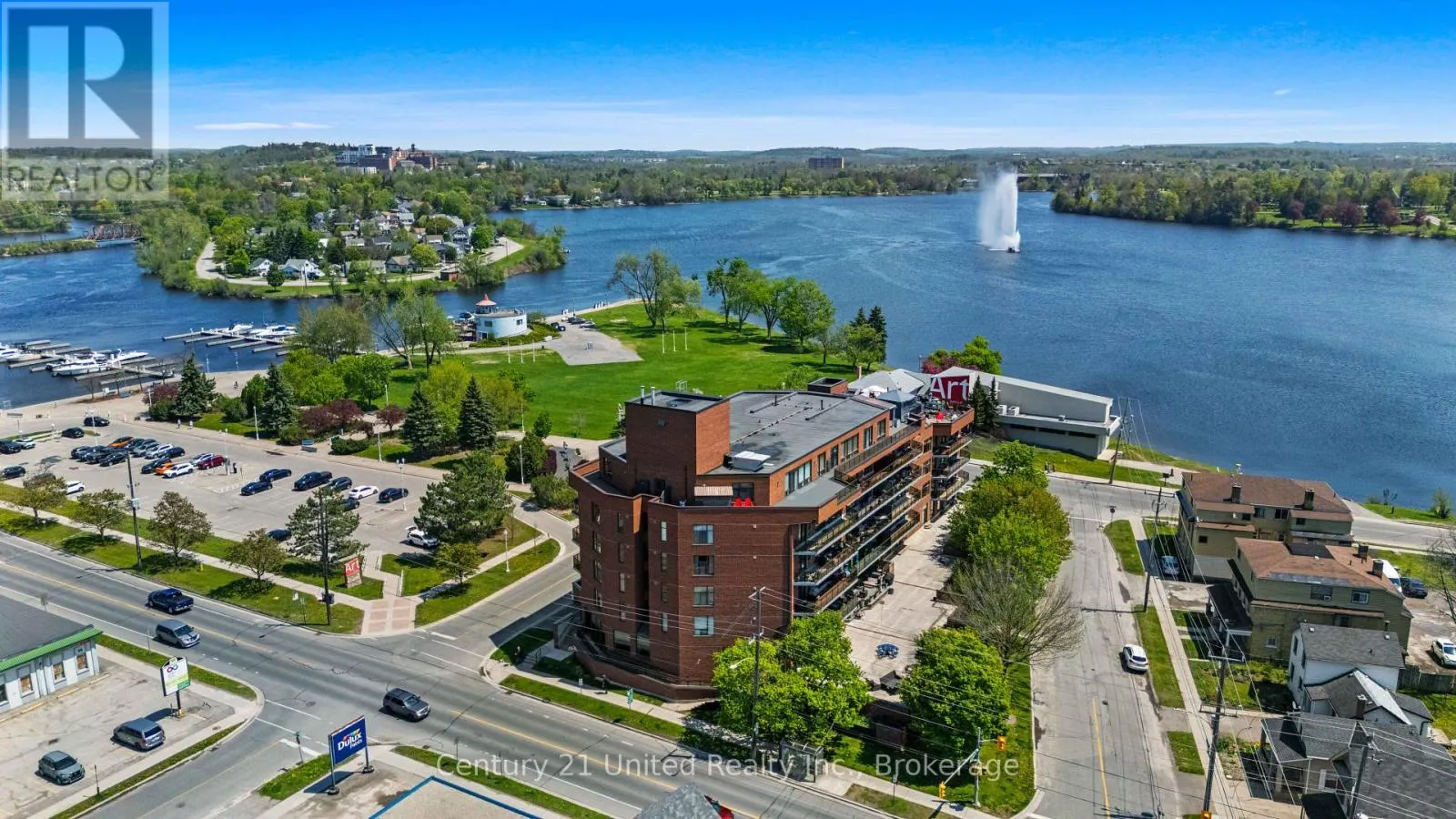 104 - 2 GEORGE STREET N #104