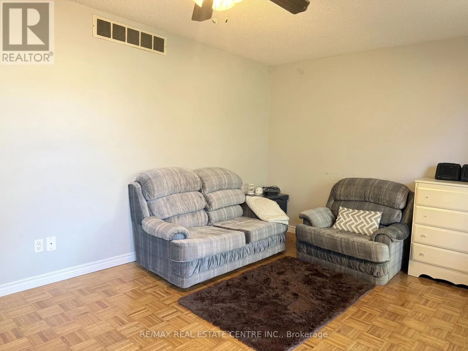42 SOUTHWOOD COURT