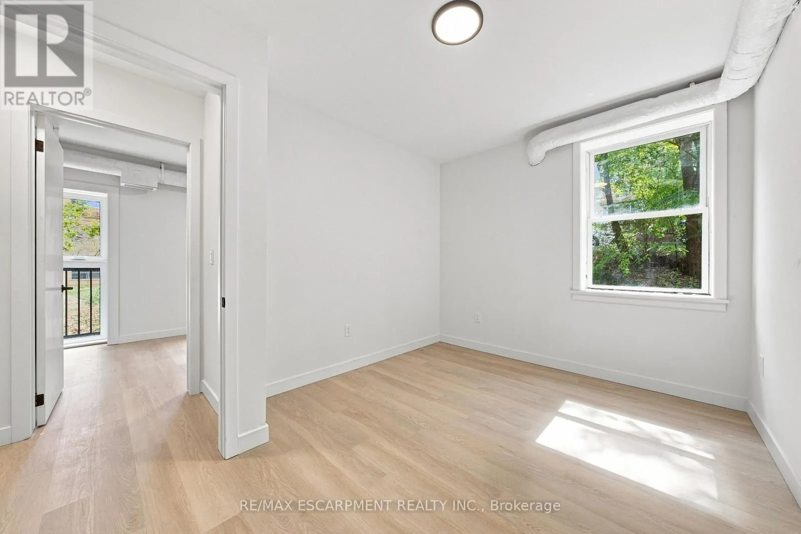 210 - 325 JAMES STREET S