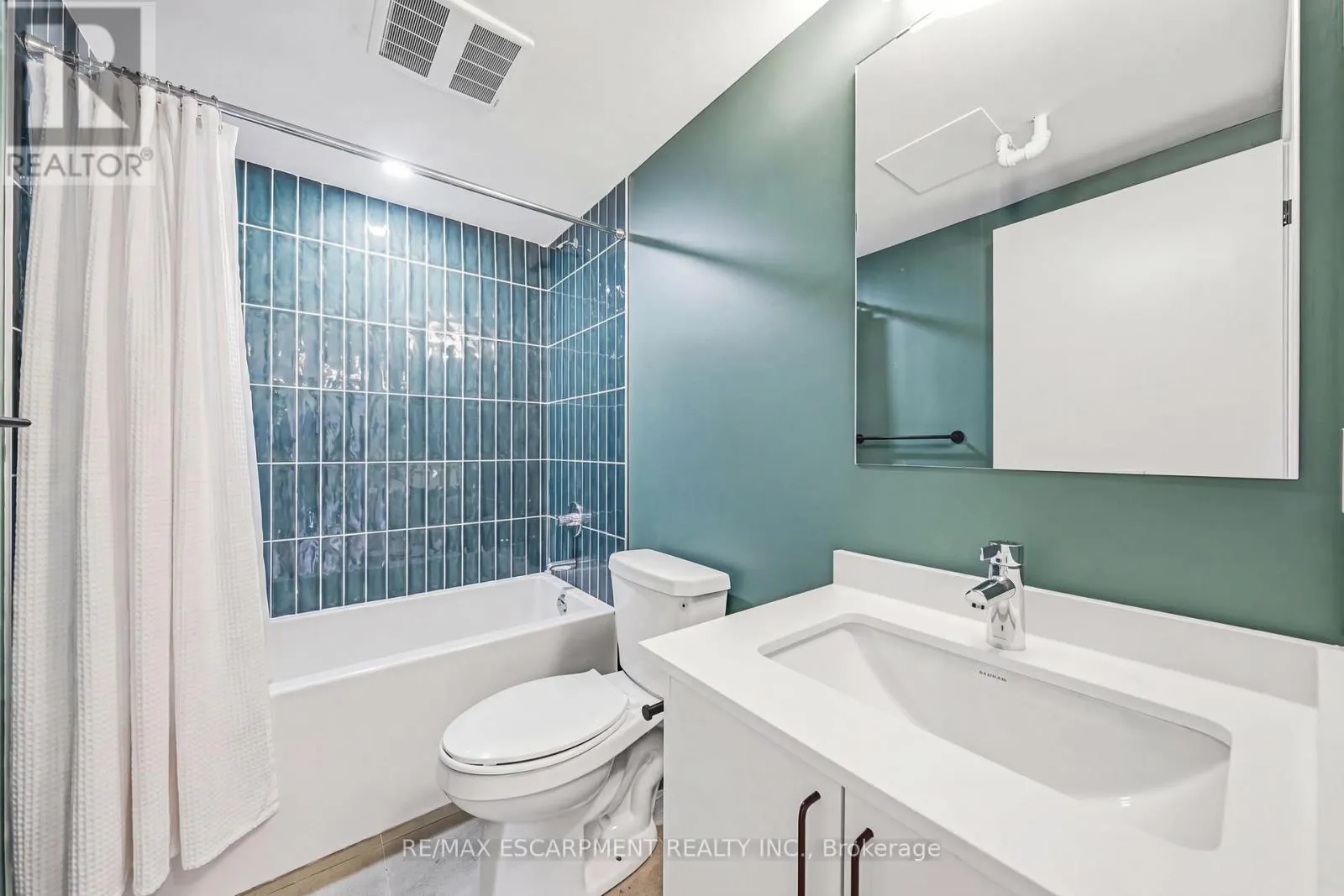 306 - 325 JAMES STREET S