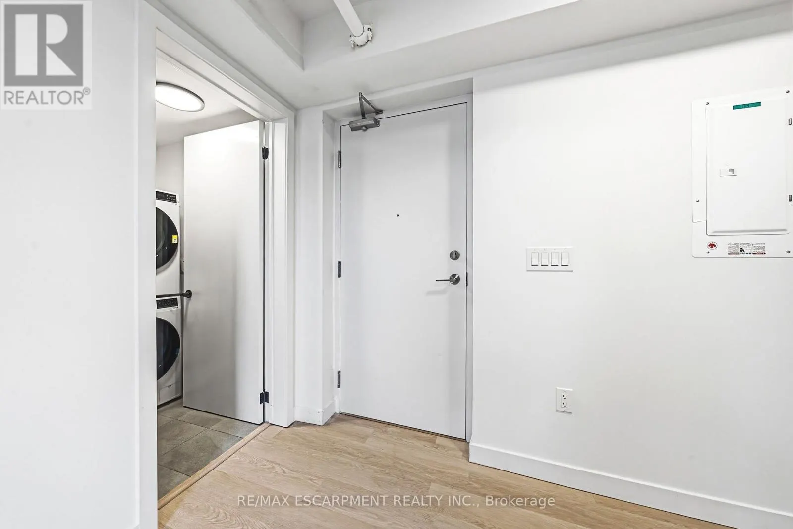 306 - 325 JAMES STREET S