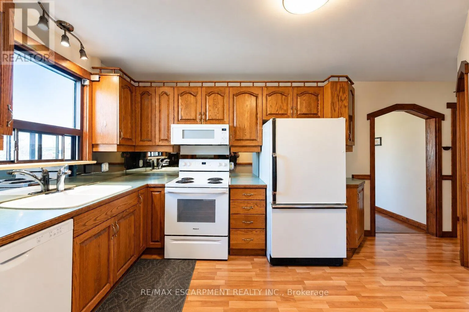 28 SHADYSIDE AVENUE