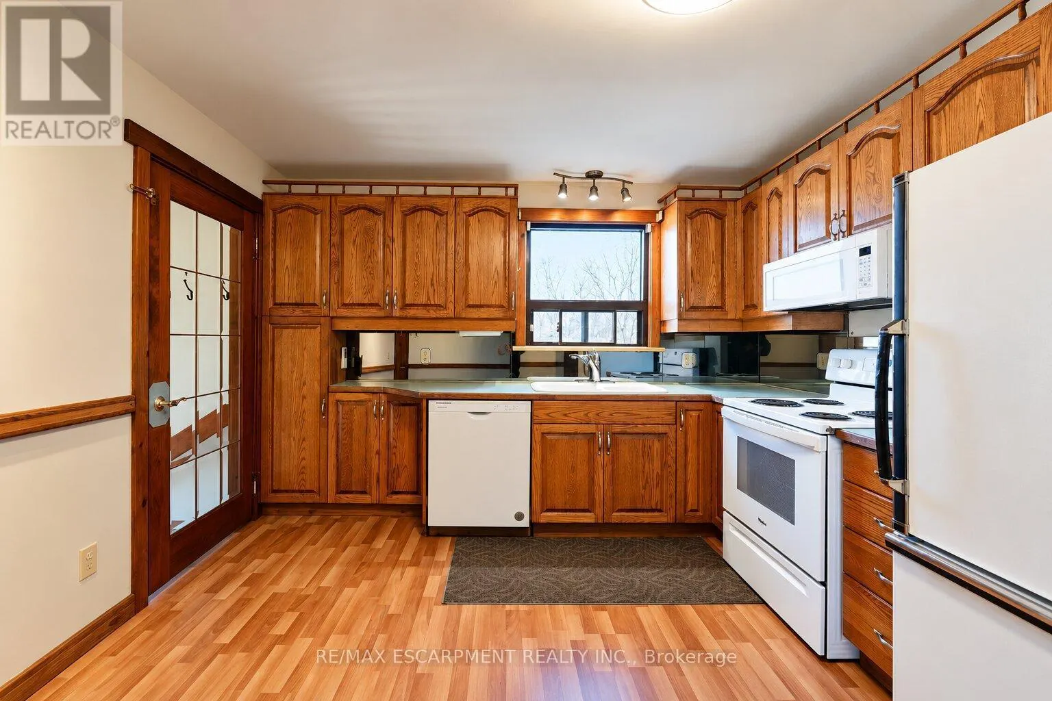 28 SHADYSIDE AVENUE