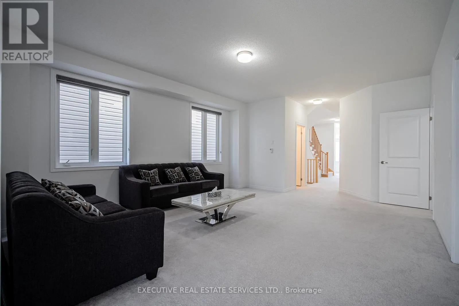 283 REA DRIVE N
