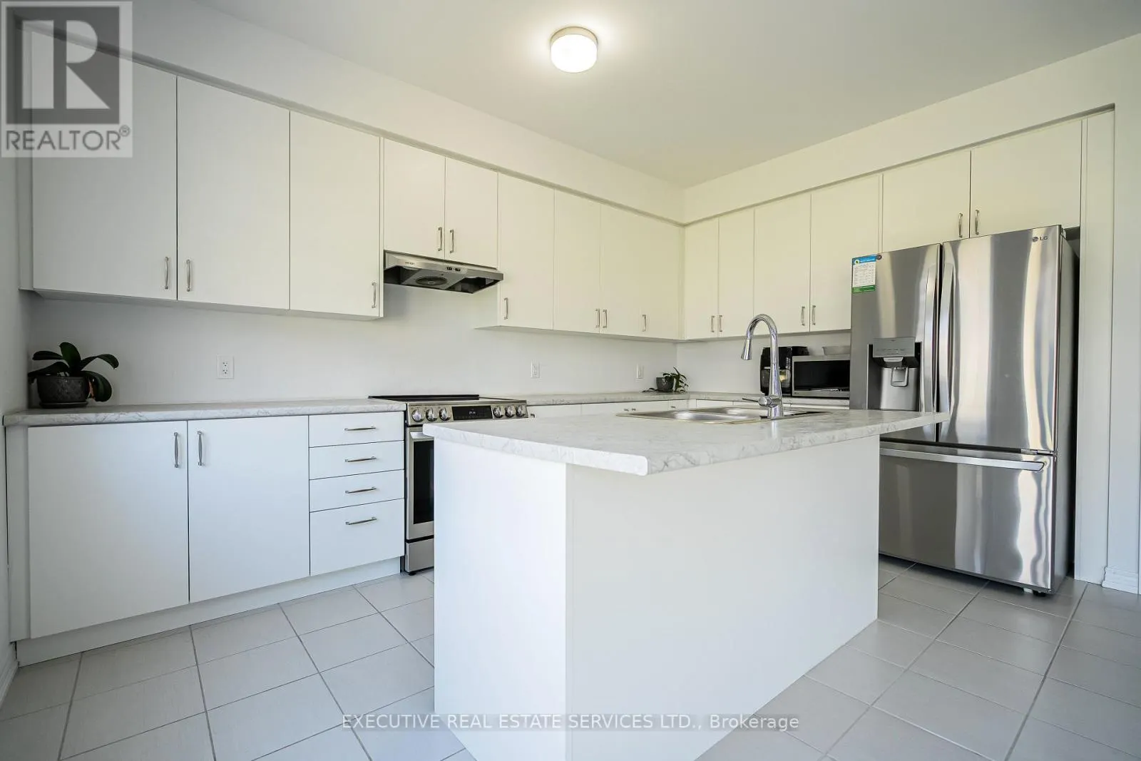 283 REA DRIVE N