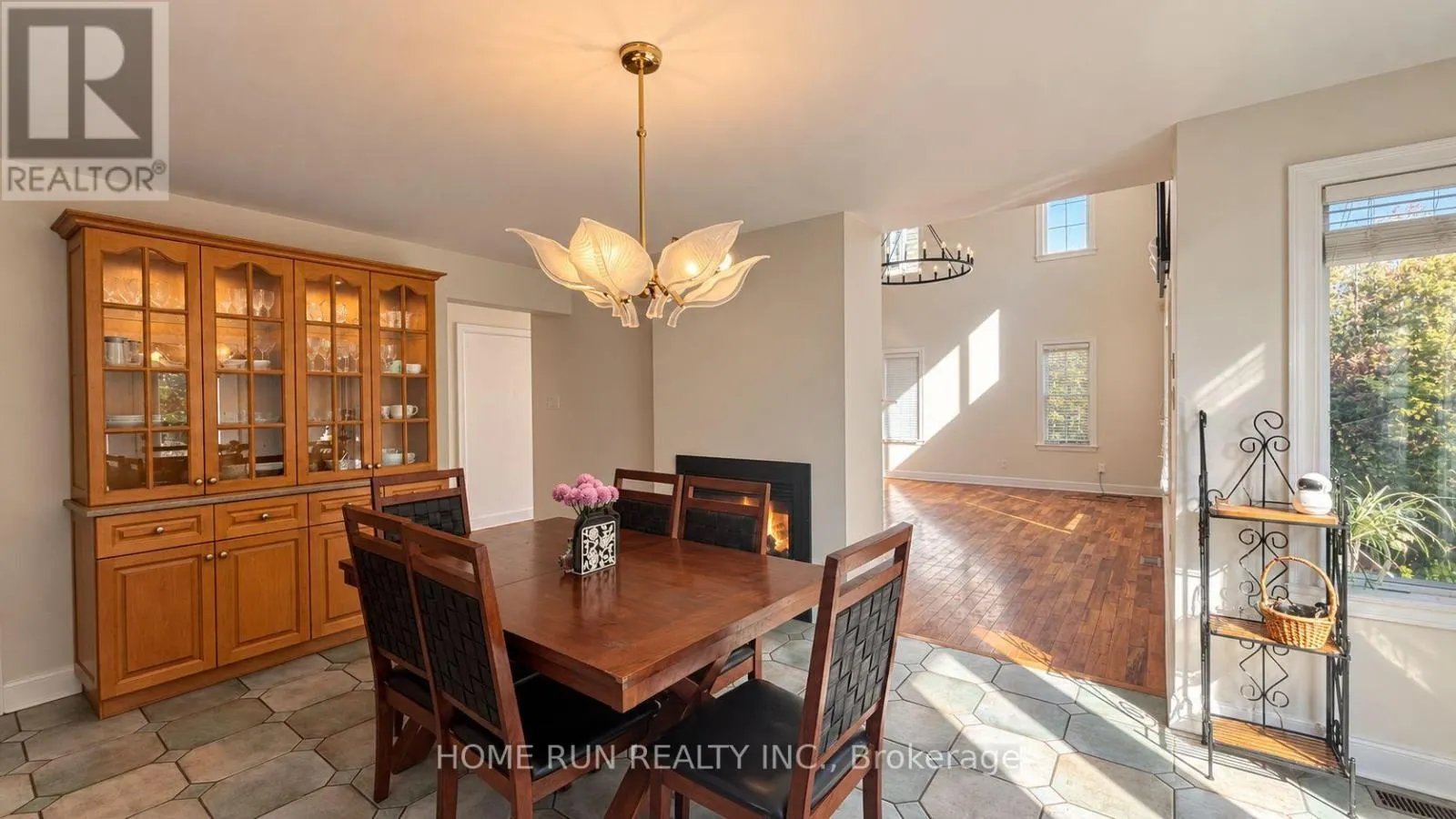 124 RIDGEFIELD CRESCENT