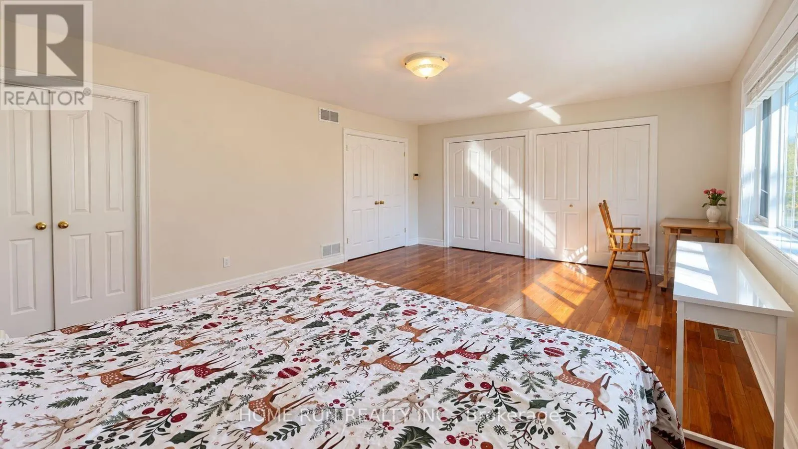 124 RIDGEFIELD CRESCENT