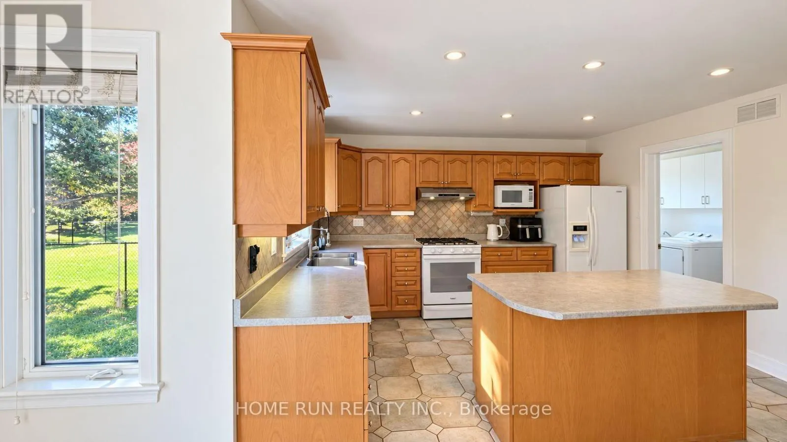 124 RIDGEFIELD CRESCENT
