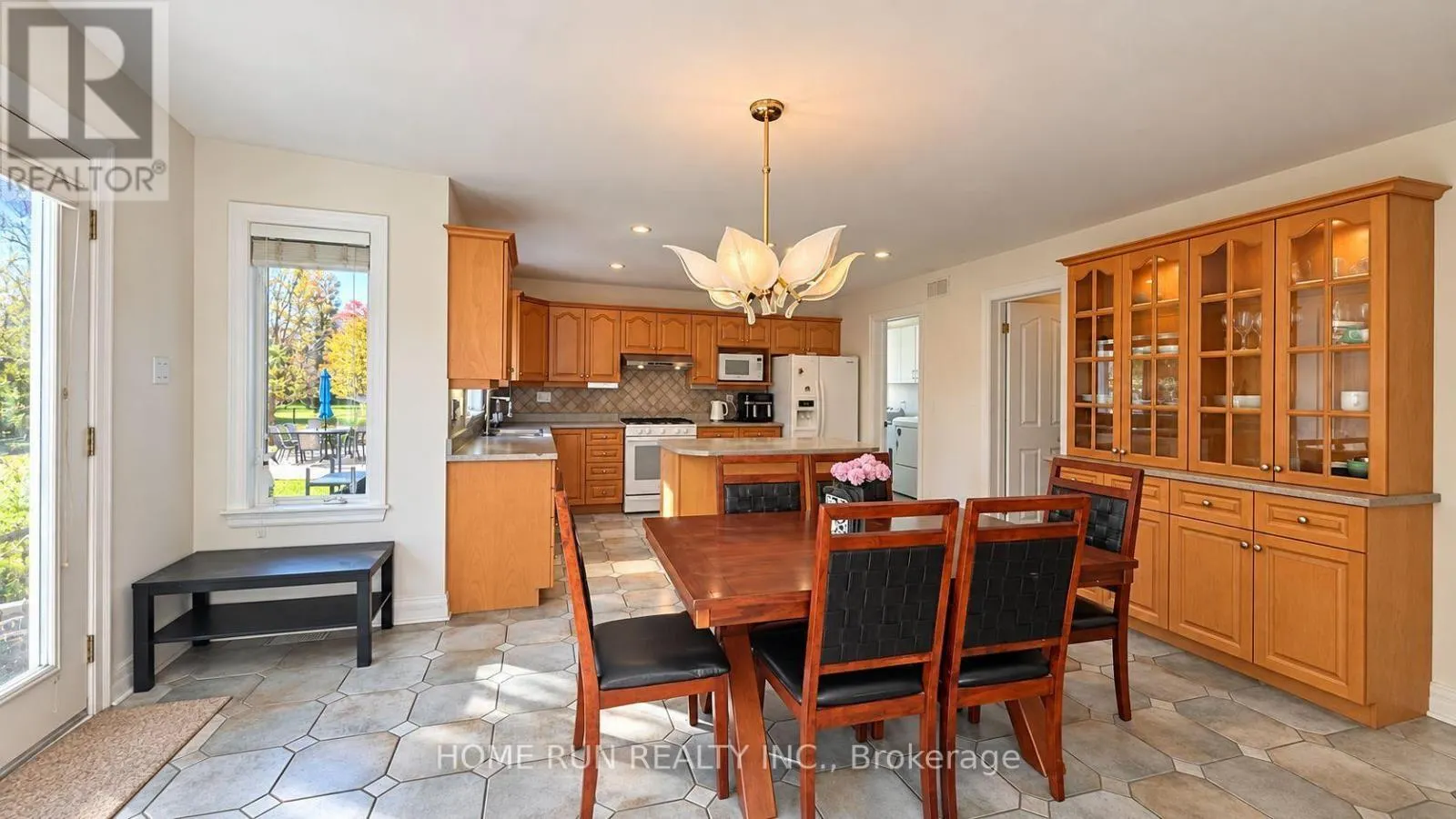124 RIDGEFIELD CRESCENT