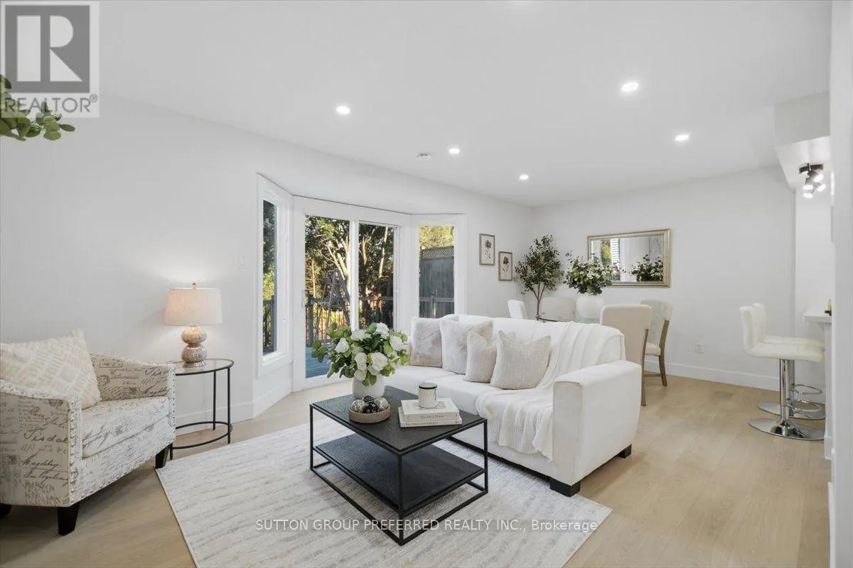 74 WINDING WOODS CRESCENT