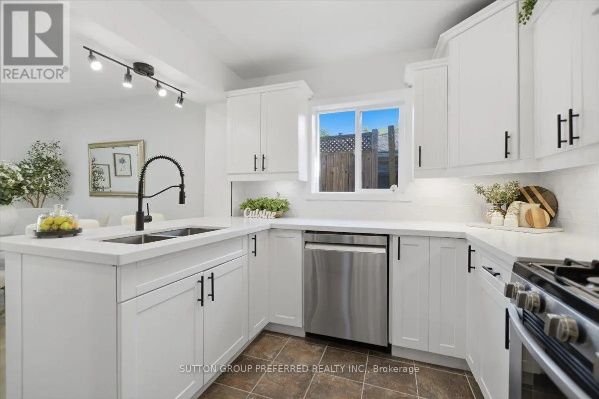 74 WINDING WOODS CRESCENT