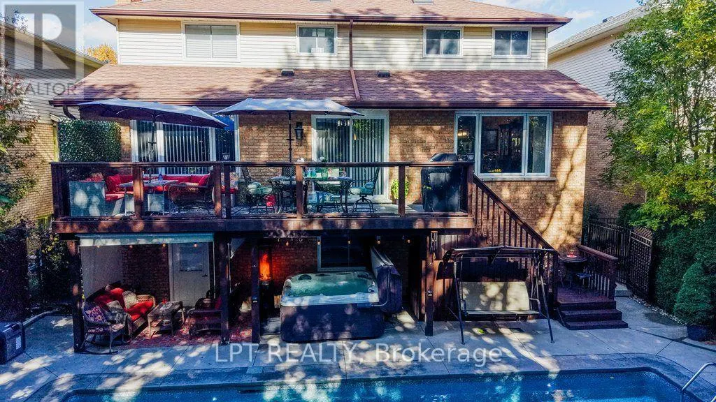 28 BRIDLEWOOD DRIVE E