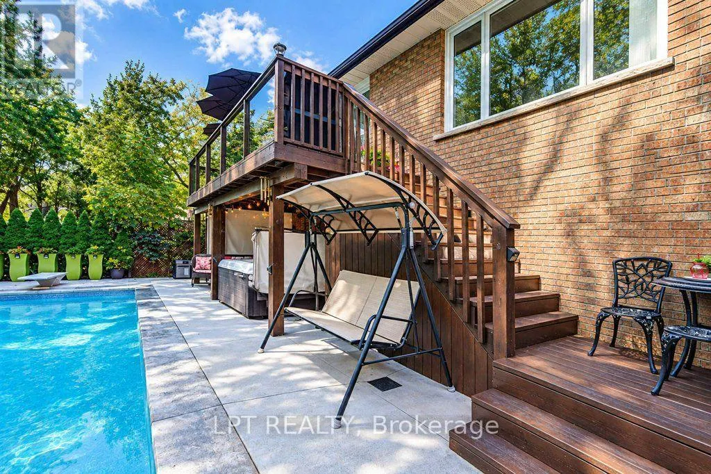 28 BRIDLEWOOD DRIVE E