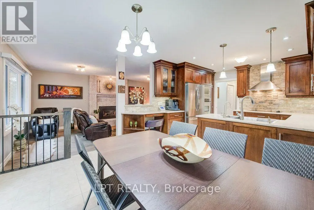 28 BRIDLEWOOD DRIVE E