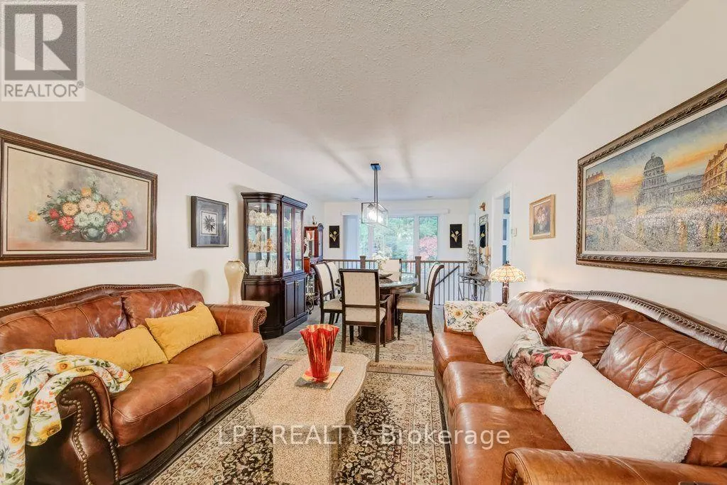 28 BRIDLEWOOD DRIVE E