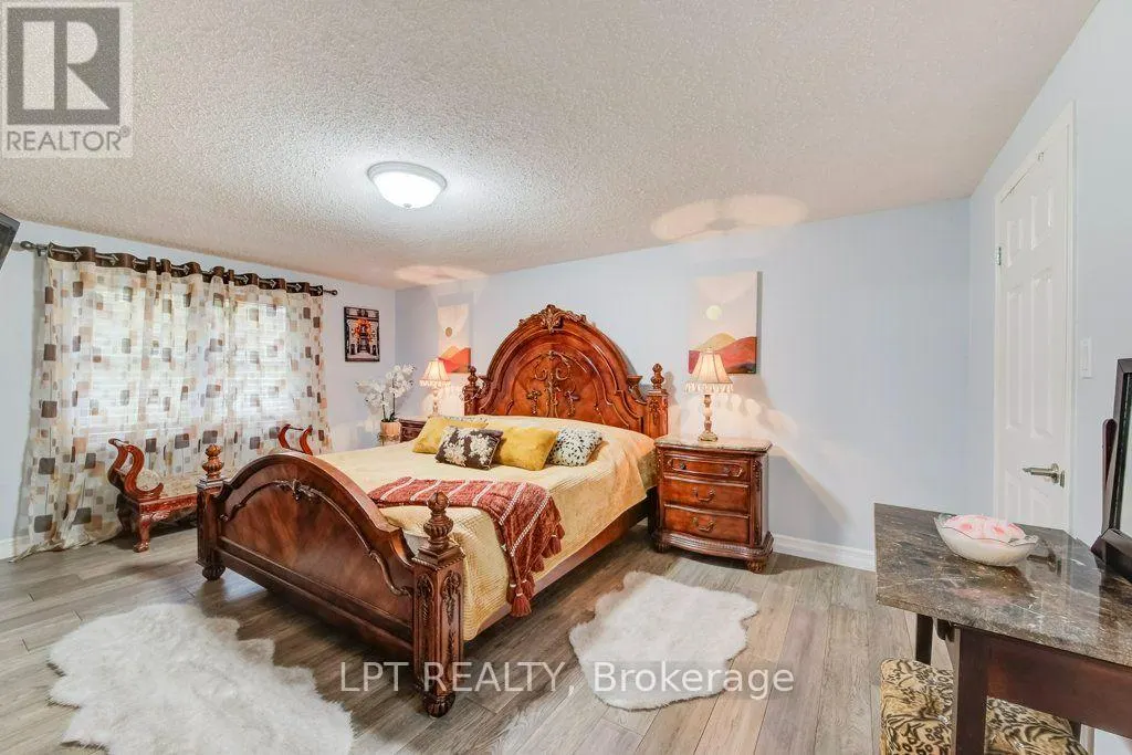 28 BRIDLEWOOD DRIVE E