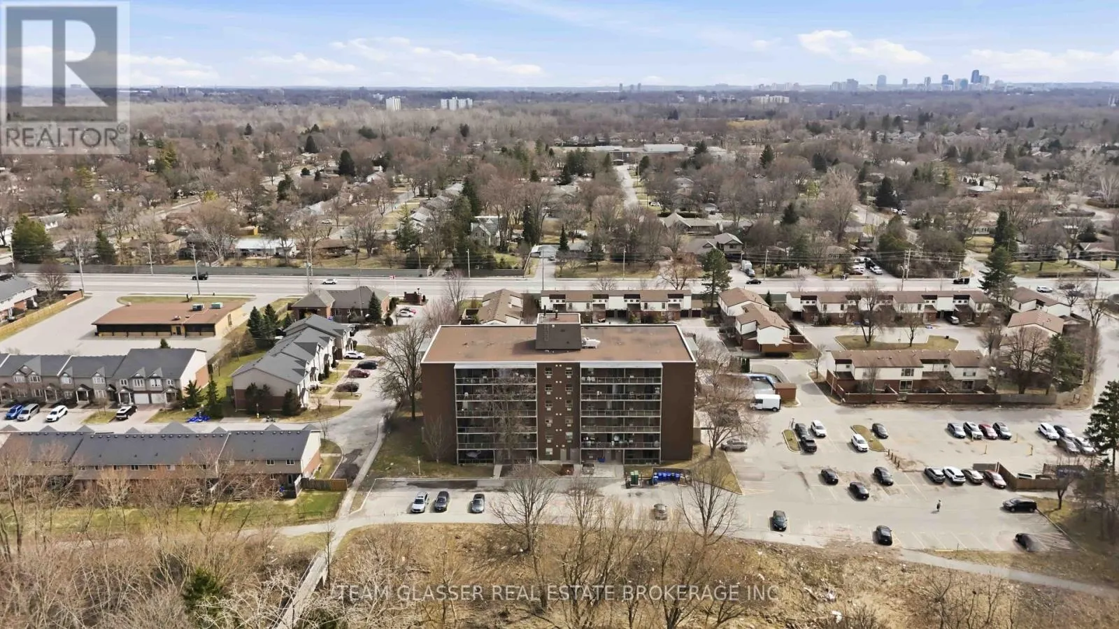 211 - 746 FANSHAWE PARK ROAD E #211
