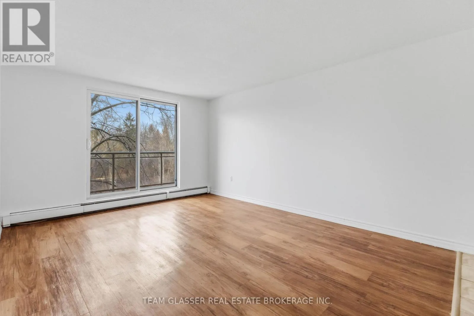 211 - 746 FANSHAWE PARK ROAD E #211