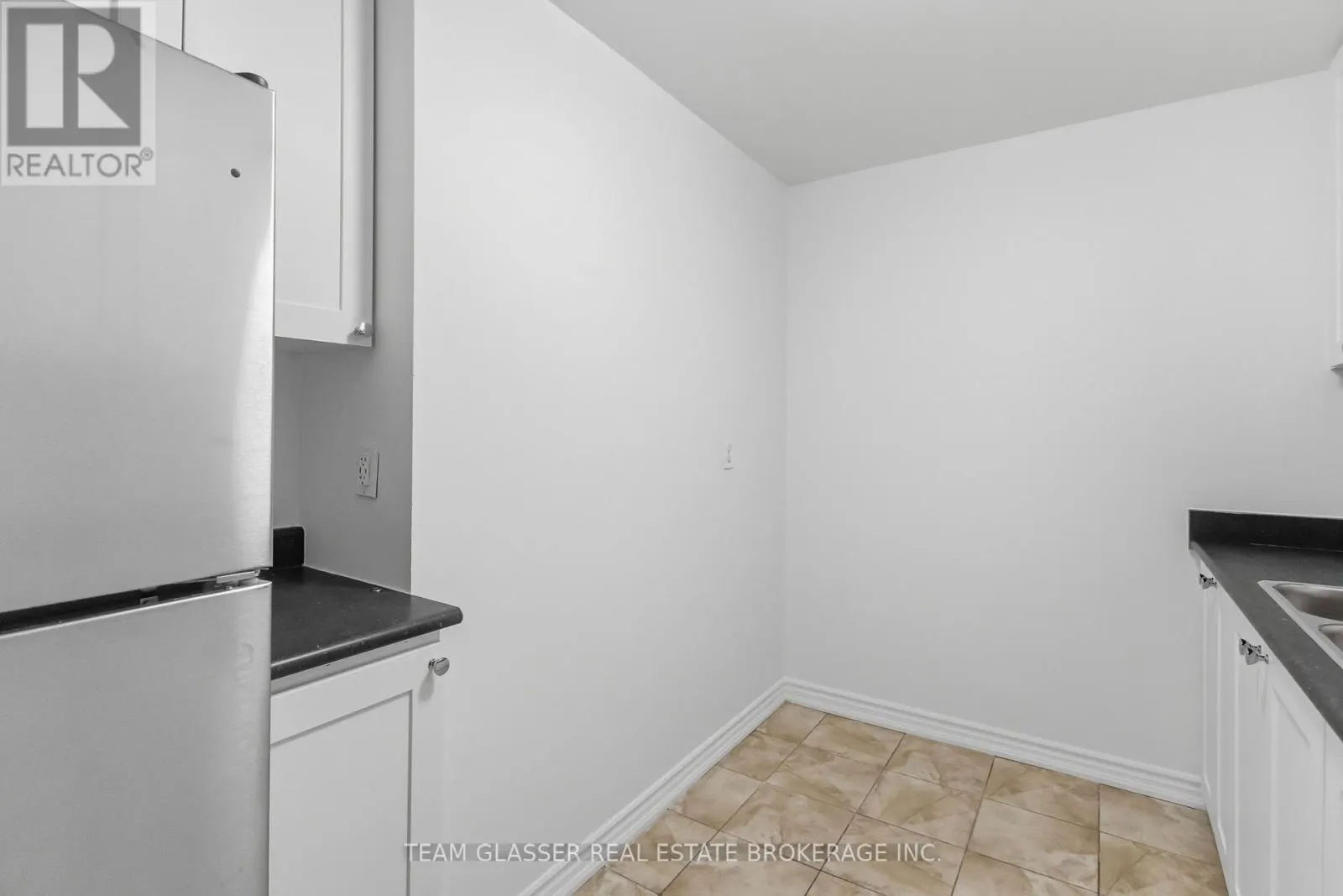 211 - 746 FANSHAWE PARK ROAD E #211